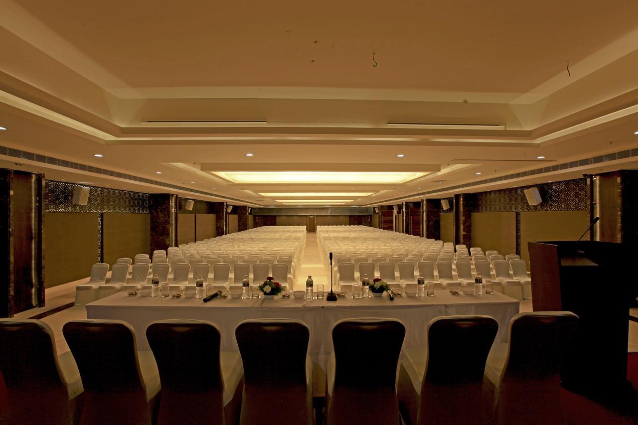Goutham Grand Hotel Tenali Extérieur photo